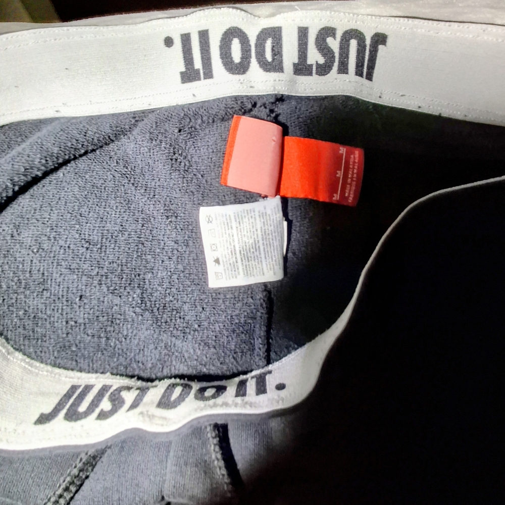 Nike Vintage Men's Black Joggers with White Logo - Picture 3 of 8